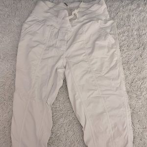 white lululemon tight joggers